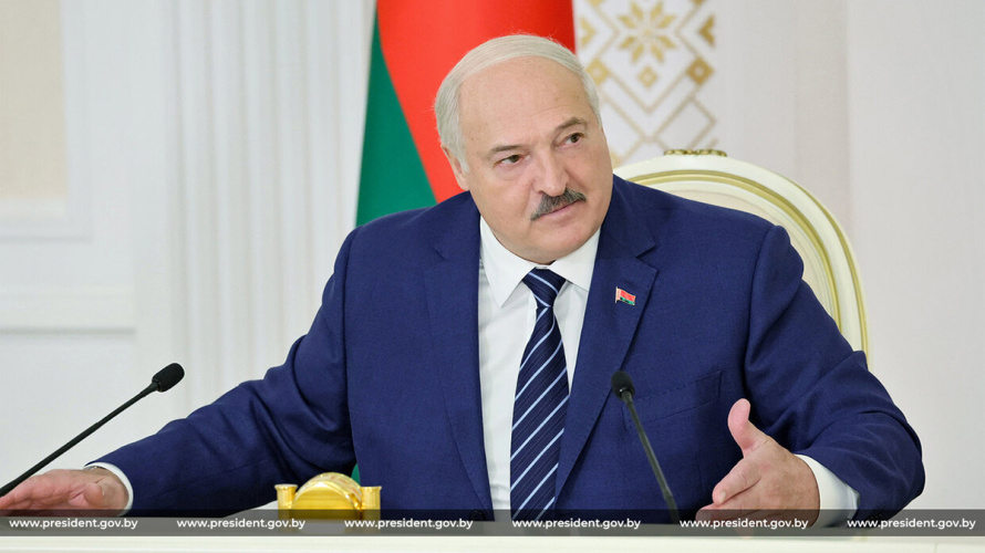 Лукашенко — о необходимости выработать национальную идею: она должна захватить души и сердца людей