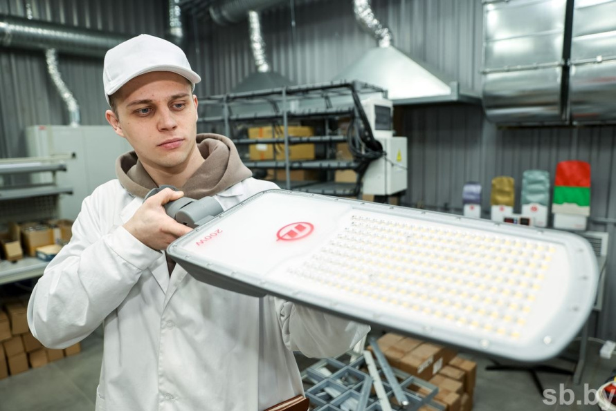 В брестском ОАО «Цветотрон» освоили выпуск продукции для высоких технологий и импортозамещения