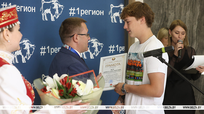 Сплав опыта и молодости. В Бресте чествовали чемпионов и обладателей Кубка Беларуси по хоккею на траве