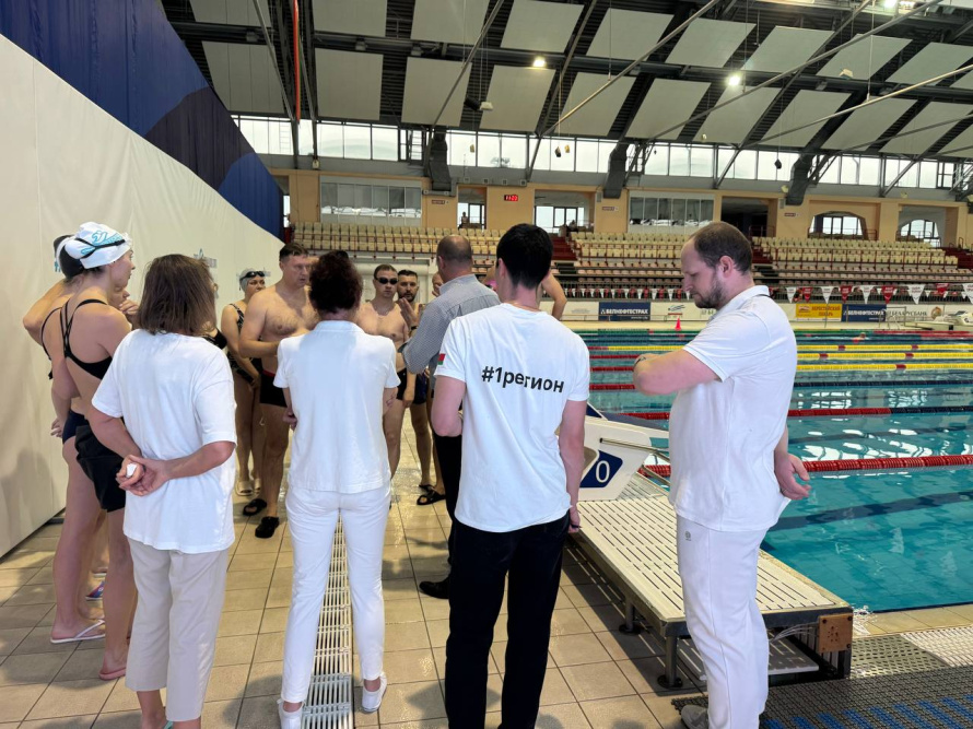 Сегодня в рамках городской спартакиады «Вертикаль» прошли эстафетные соревнования по плаванию.