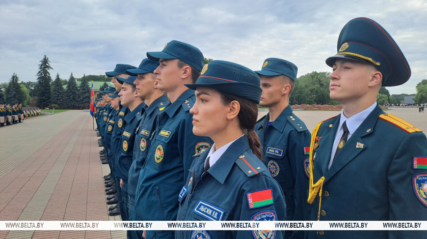 Присягу в Брестской крепости приняли 49 новобранцев МЧС