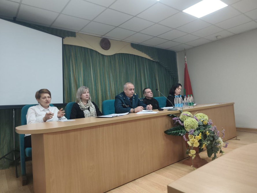 В Бресте руководство филиала транспортной инспекции совместно с налоговыми органами провело рабочую встречу с руководством транспортных организаций такси