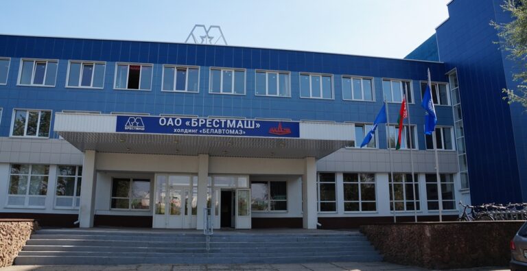 Брестский завод наладил выпуск среднетоннажных грузовых шасси