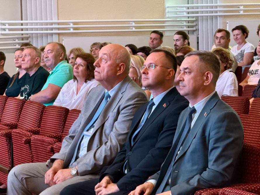 В канун профессионального праздника председатель Брестского горисполкома Сергей Лободинский поздравил работников нефтяной, газовой и топливной промышленности