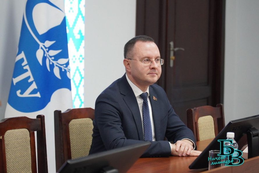 В БРЕСТЕ КРАТНО УВЕЛИЧИЛОСЬ ЧИСЛО ОТРЕМОНТИРОВАННЫХ ДОРОГ И ДВОРОВЫХ ТЕРРИТОРИЙ