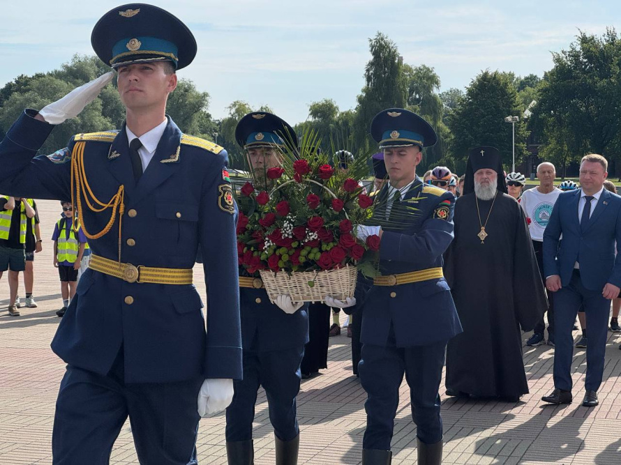 Сегодня в Бресте стартовал Республиканский православный велосипедный пробег, посвящённый 80-летию Победы в Великой Отечественной войне и 900-летию со дня основания Спасо-Ефросиниевского монастыря.